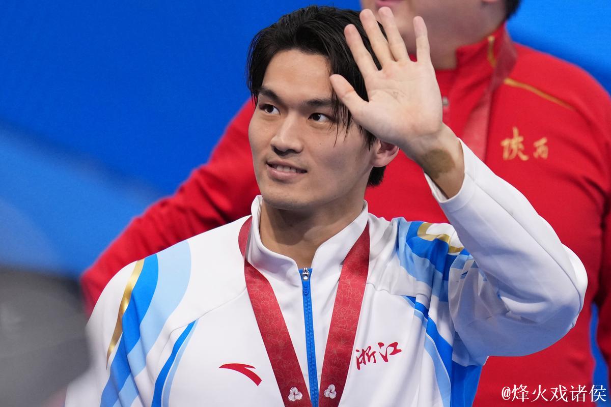 全运会男子50米仰泳 浙江选手徐嘉余获得冠军